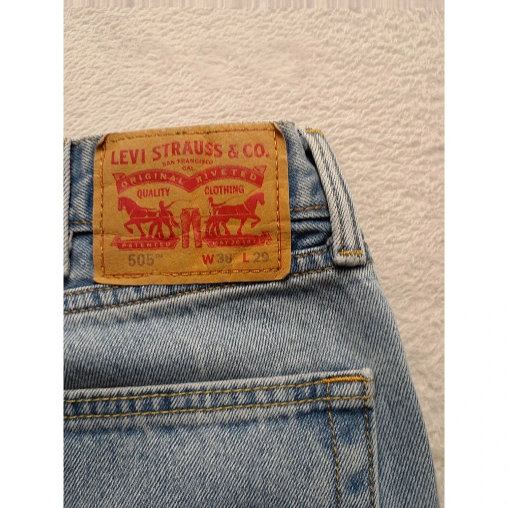 Levis 505 Regular Fit Straight Leg Light Wash Denim Jeans Men's Five Pocket NWOT